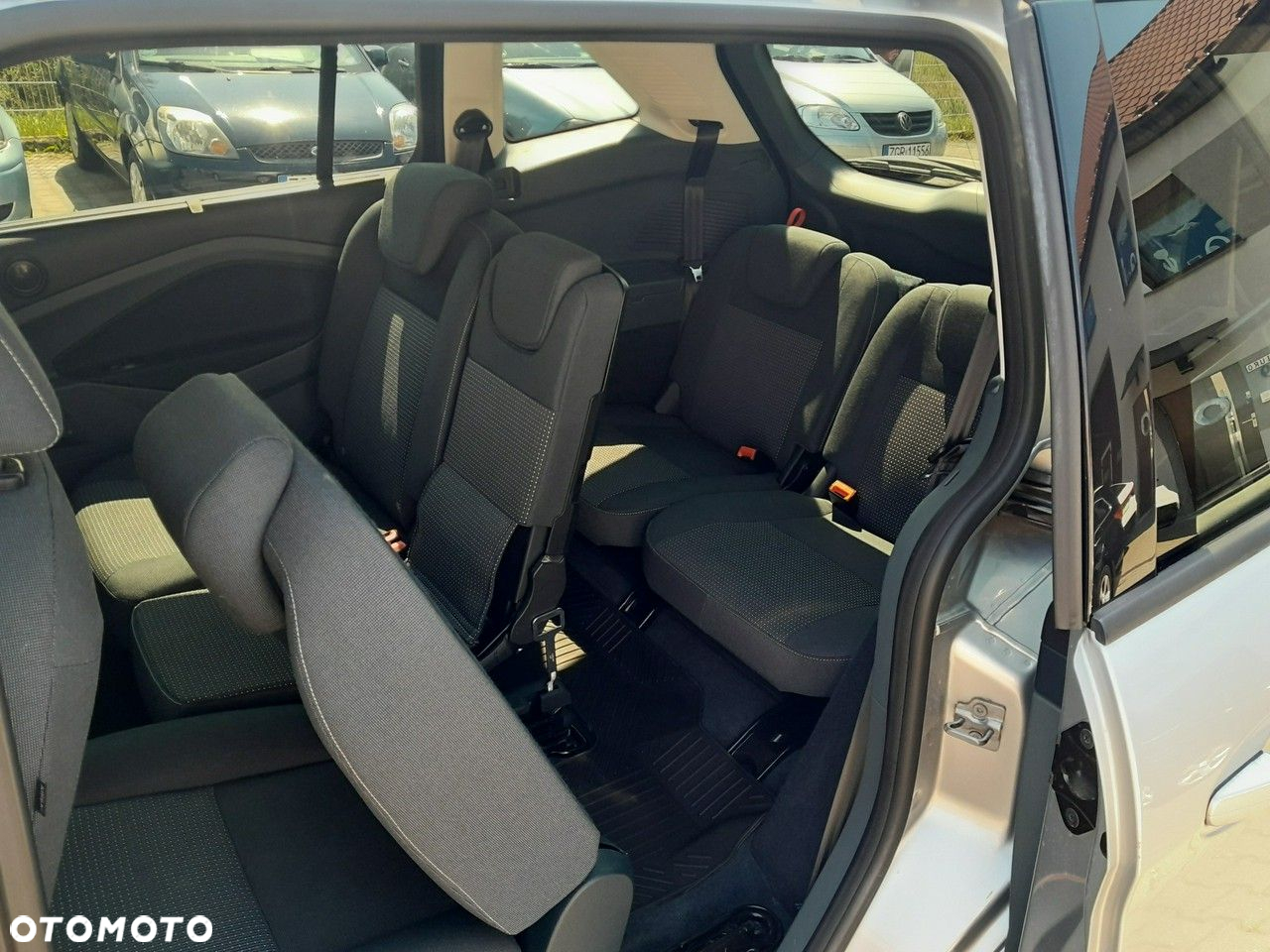 Ford Grand C-MAX - 14