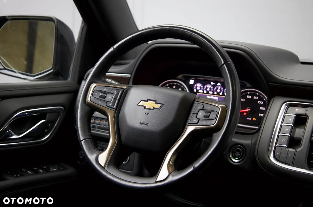 Chevrolet Suburban - 6