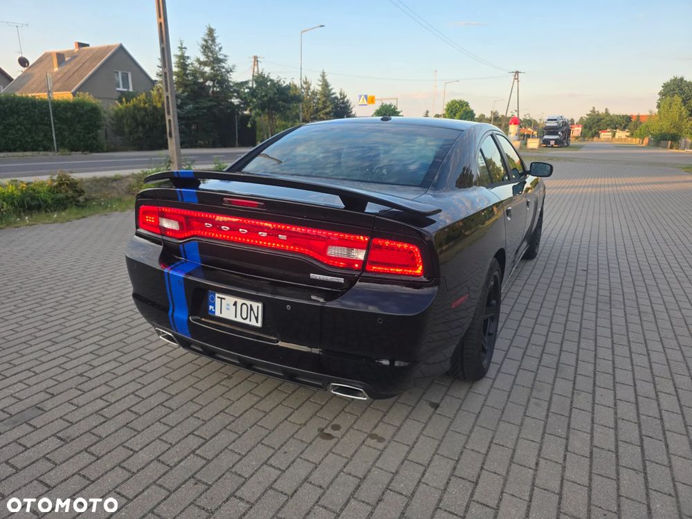 Dodge Charger 5.7 V8 RT - 11