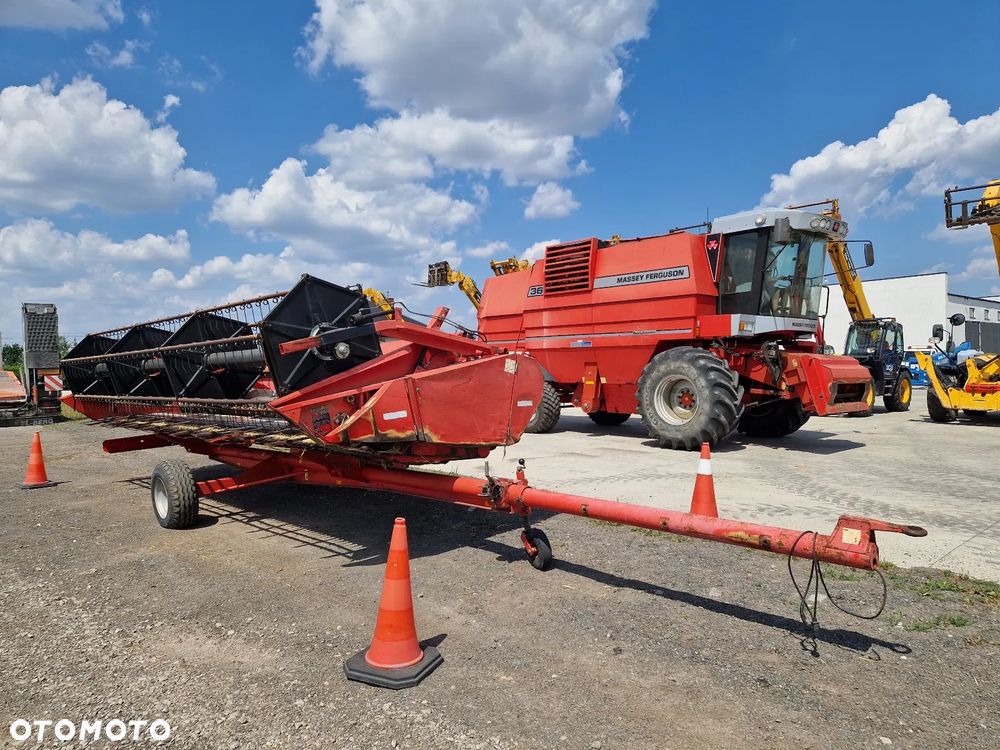 Massey Ferguson MF 36 Claas New Holland P600 - 9