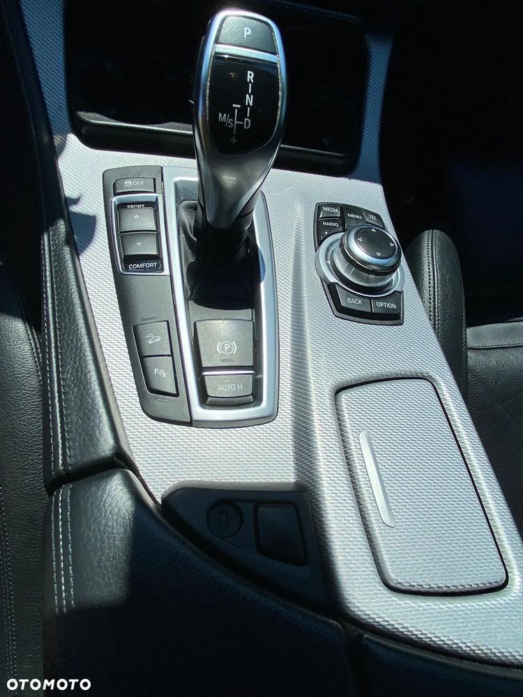 BMW Seria 5 528i xDrive - 18
