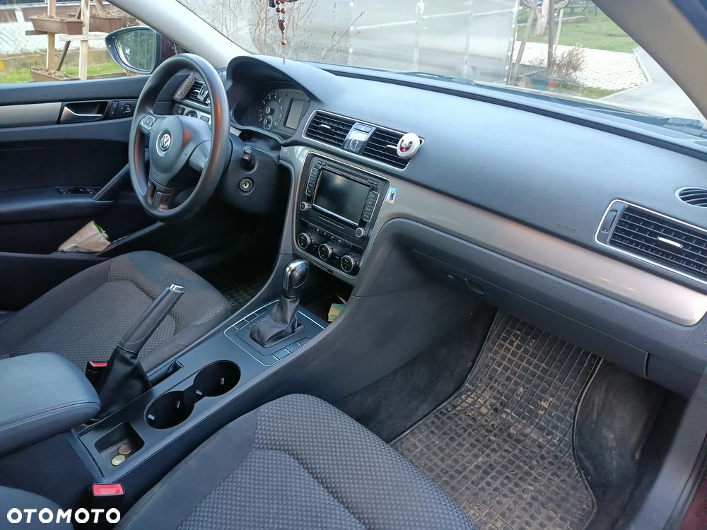 Volkswagen Passat - 8