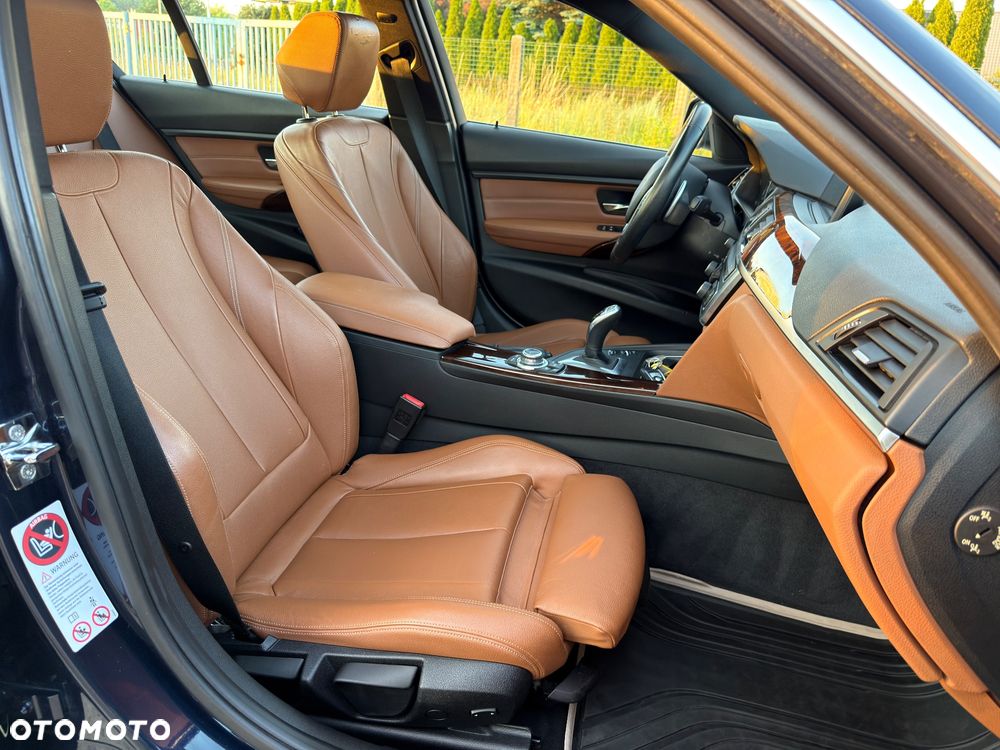 BMW Seria 3 328i Luxury Line - 26