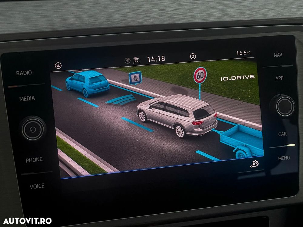 Volkswagen Passat 2.0 TDI DSG Comfortline - 11