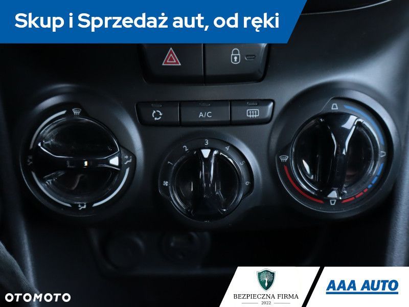 Peugeot 208 - 15