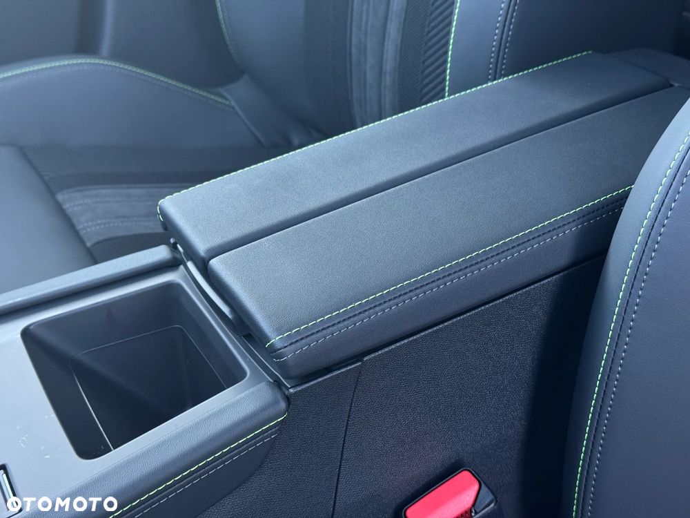 Peugeot 408 1.2 PureTech mHEV GT S&S e-DSC6 - 28