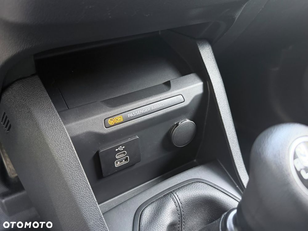 Ford Transit Courier - 20