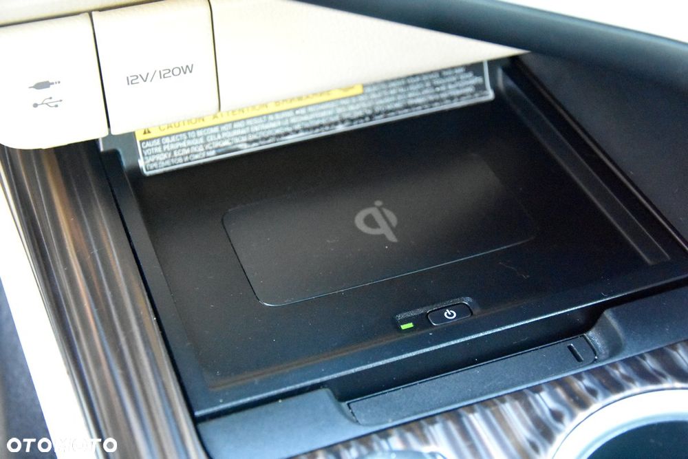 Toyota Camry 2.5 Hybrid Executive CVT - 22