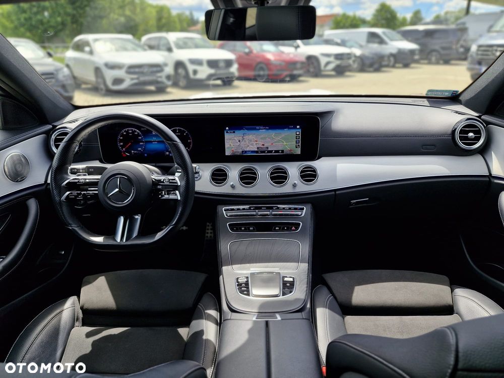 Mercedes-Benz Klasa E 220 d 4-Matic 9G-TRONIC - 11
