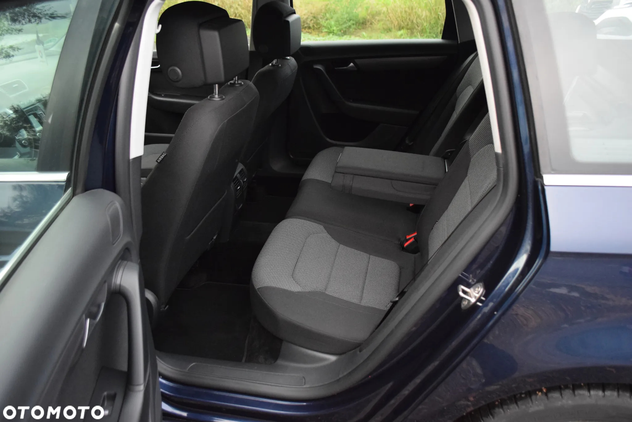 Volkswagen Passat Variant 2.0 Blue TDI SCR Comfortline - 16
