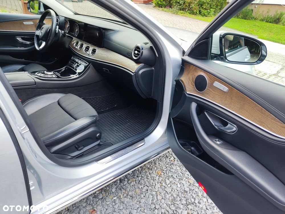 Mercedes-Benz Klasa E 220 d 9G-TRONIC - 10