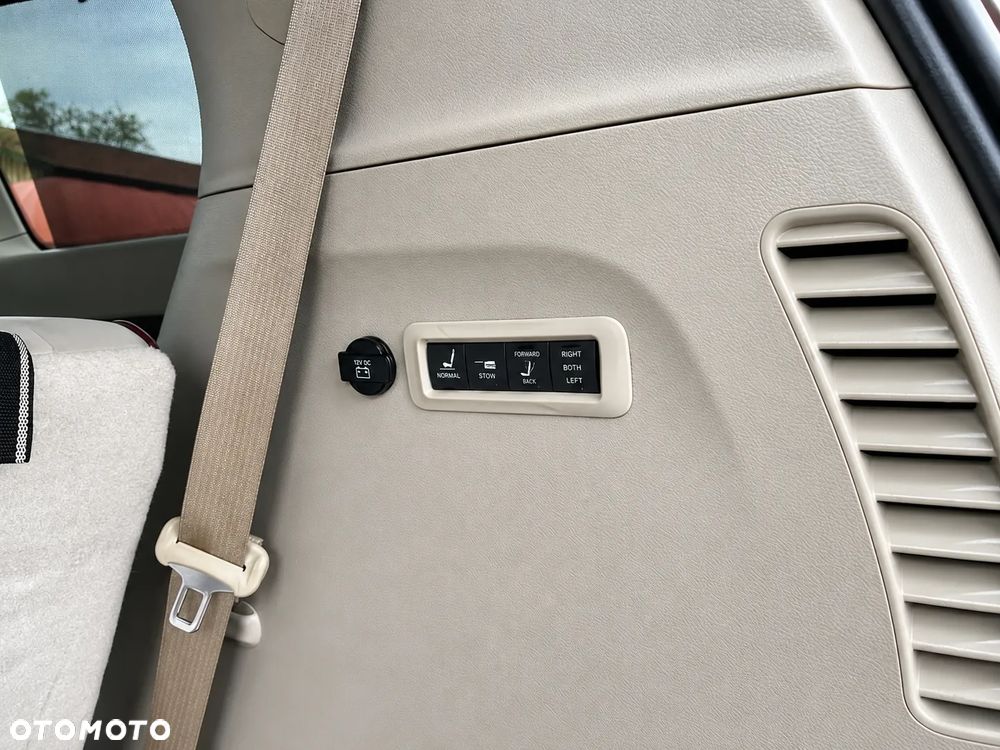 Chrysler Pacifica - 35