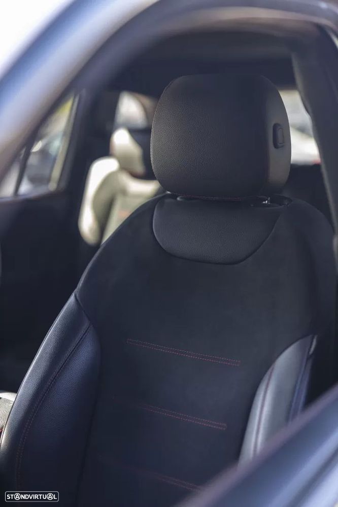 Mercedes-Benz GLB 180 d AMG Line - 24