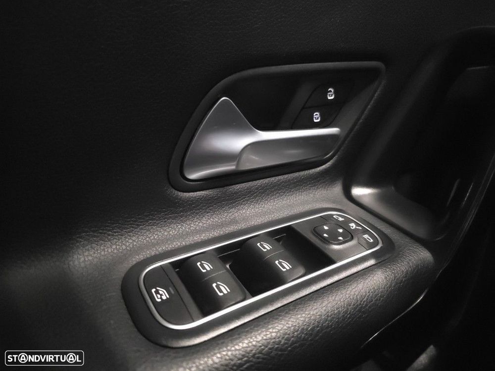 Mercedes-Benz CLA 180 d Shooting Brake AMG Line Aut. - 25