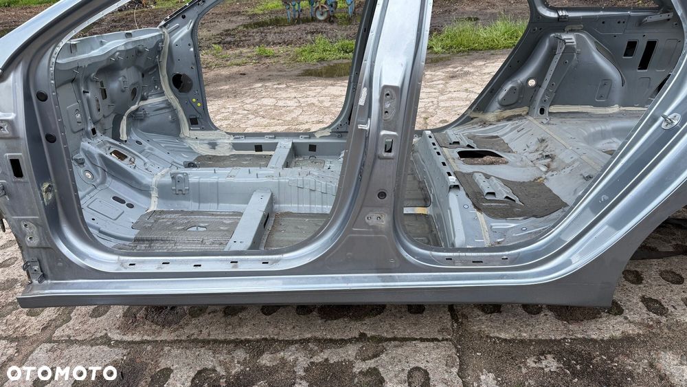 KIA CEED III KOMBI PRÓG SŁUPEK LEWY 18-24 - 1