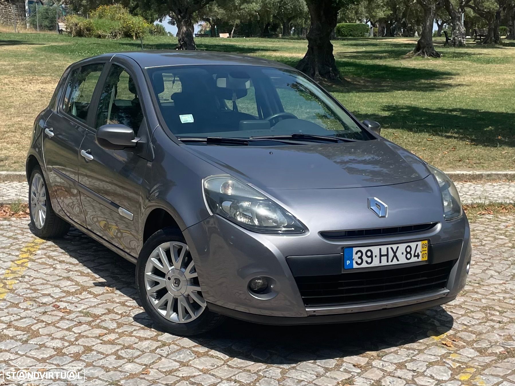 Renault Clio 1.2 16V Dynamique S - 1