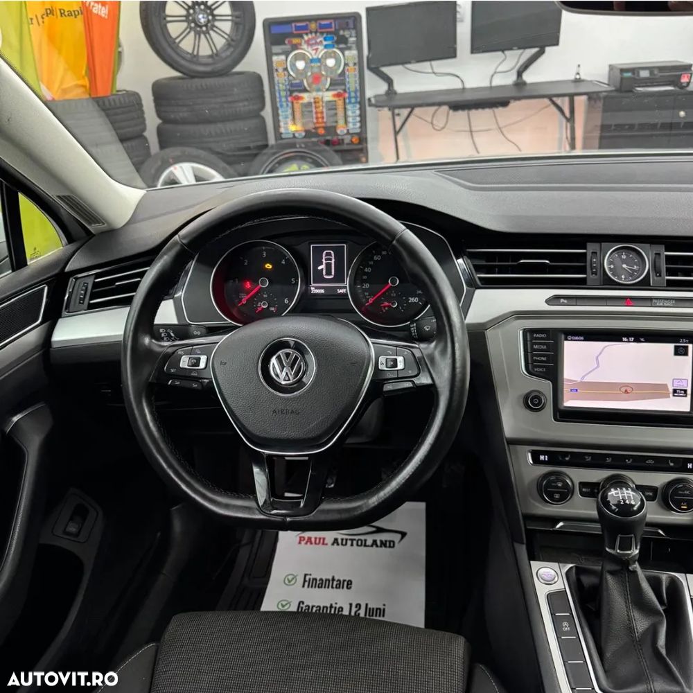 Volkswagen Passat 1.6 TDI Comfortline - 10