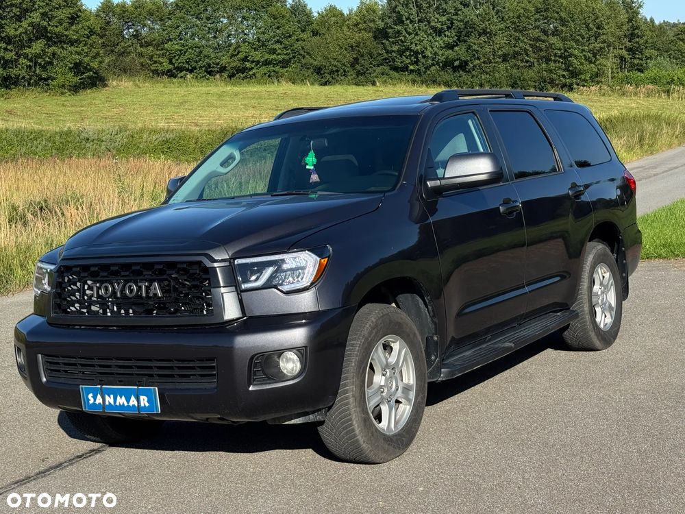 Toyota Sequoia - 5