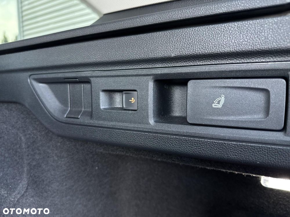 Volkswagen Passat - 36