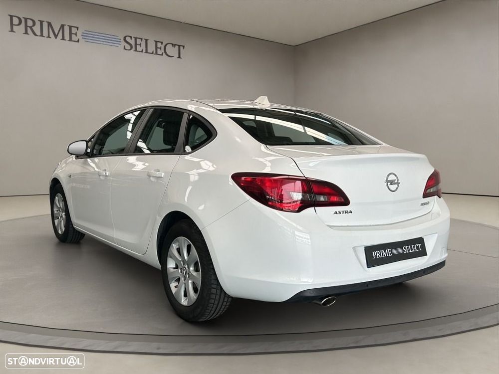 Opel Astra Sports Tourer - 3