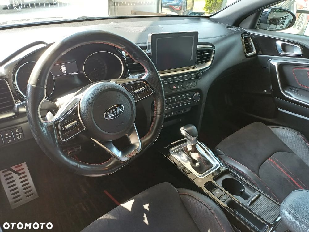 Kia ProCeed - 15