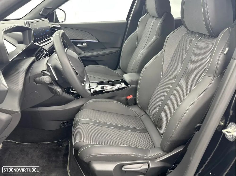 Peugeot 2008 PureTech 130 EAT8 GT - 5