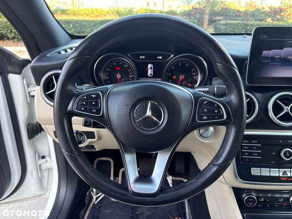 Mercedes-Benz CLA - 11