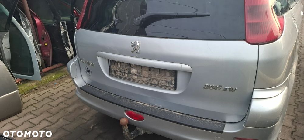 Klapa Peugeot 206 SW kombi - 2