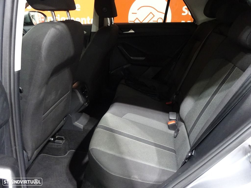 VW T-Roc 1.0 TSI Urban - 29