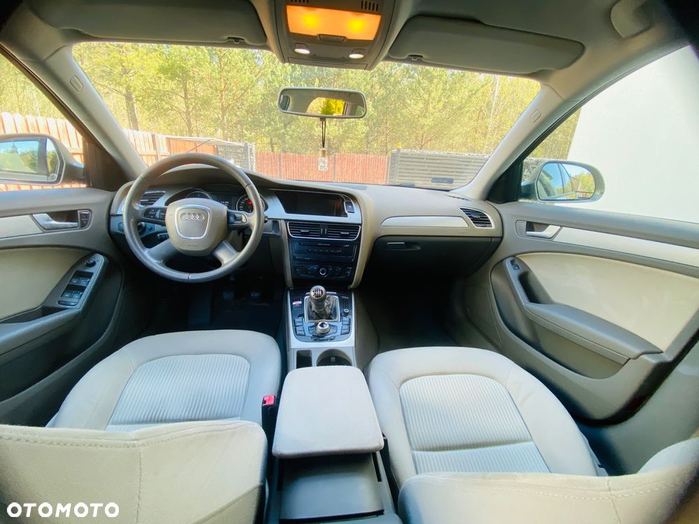 Audi A4 Avant 2.0 TDI DPF Ambiente - 21