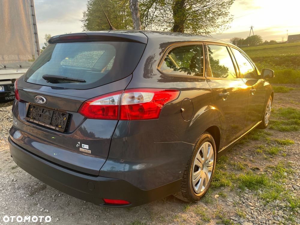 Ford Focus 1.6 TDCi DPF Champions Edition - 19