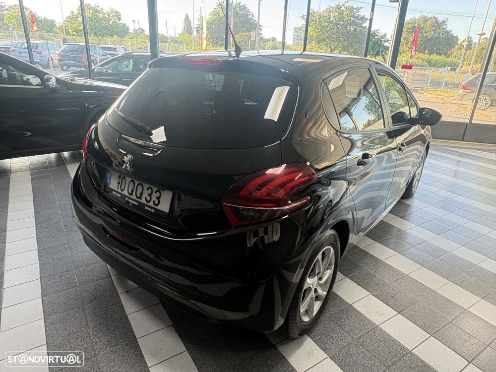 Peugeot 208 1.2 PureTech Signature - 9