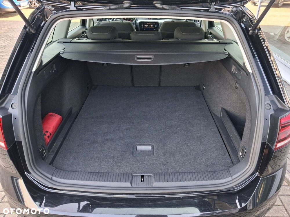 Volkswagen Passat - 9