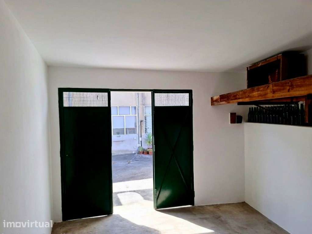Garagem com Agua e Luz ao Choupal - Santarém - Grande imagem: 5/8