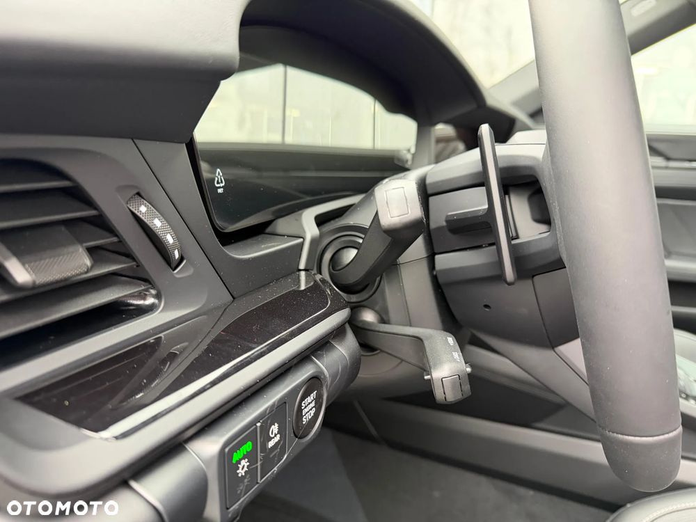 Porsche 911 Carrera - 23