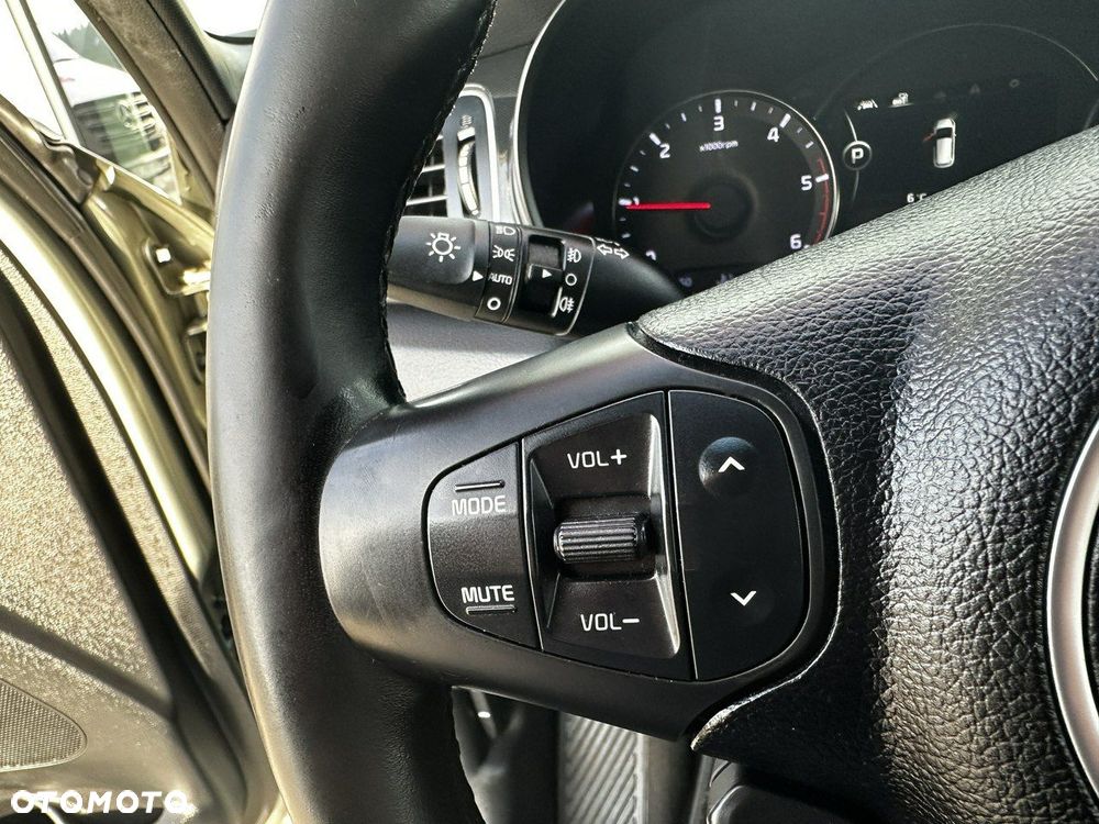 Kia Carens 1.7 CRDi XL 7os 7DCT - 21