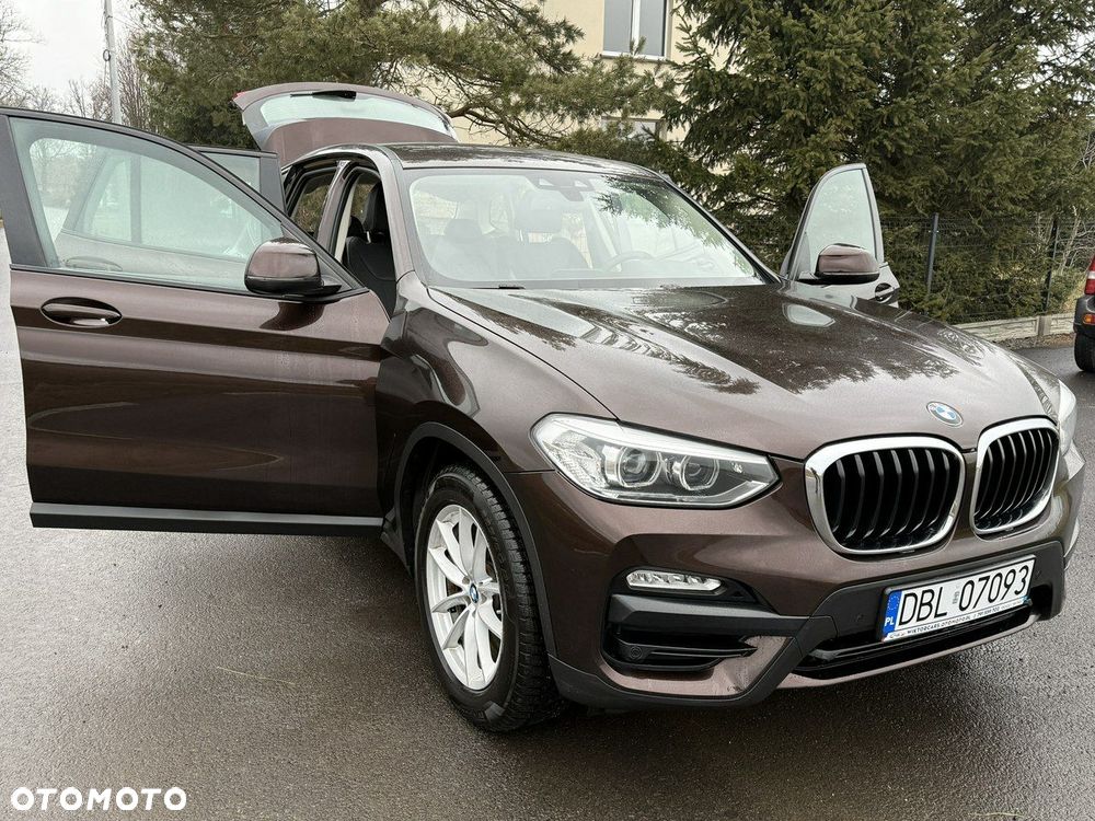 BMW X3 xDrive20i Advantage - 24