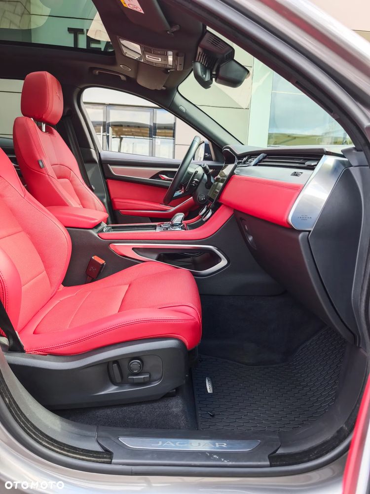 Jaguar F-Pace - 12