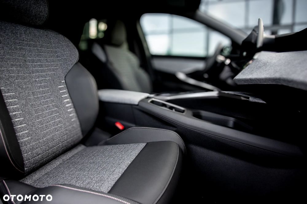 Peugeot 3008 1.2 PureTech mHEV Allure e-DCS6 - 18