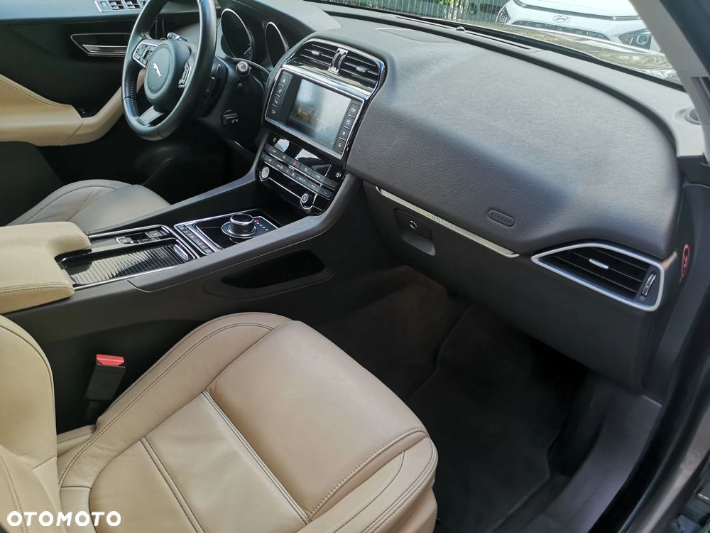 Jaguar F-Pace 20d AWD Prestige - 14