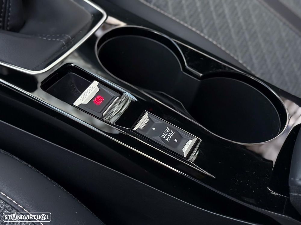 Peugeot 2008 1.2 PureTech Allure - 17