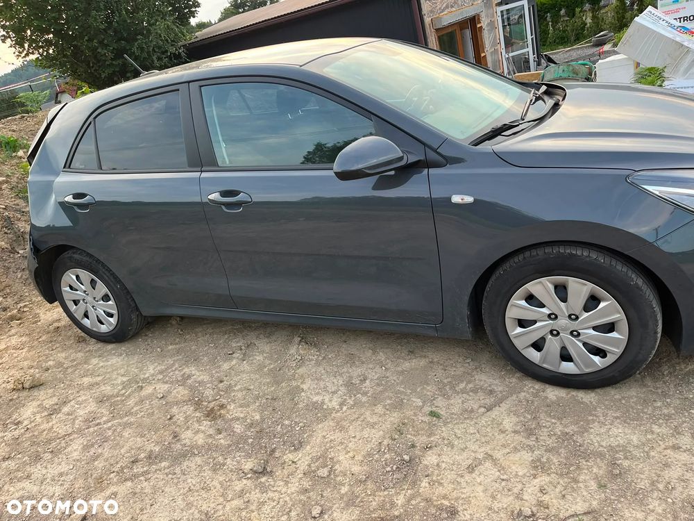 Kia Rio - 3