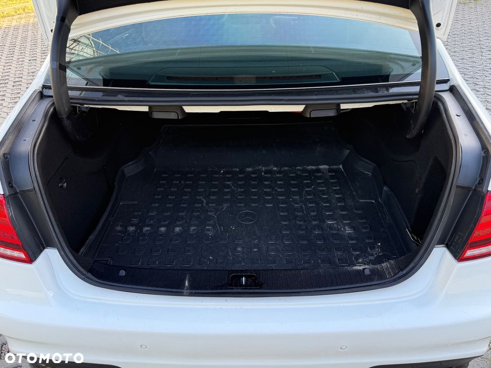 Mercedes-Benz Klasa E 220 BlueTEC 4Matic 7G-TRONIC Edition - 22