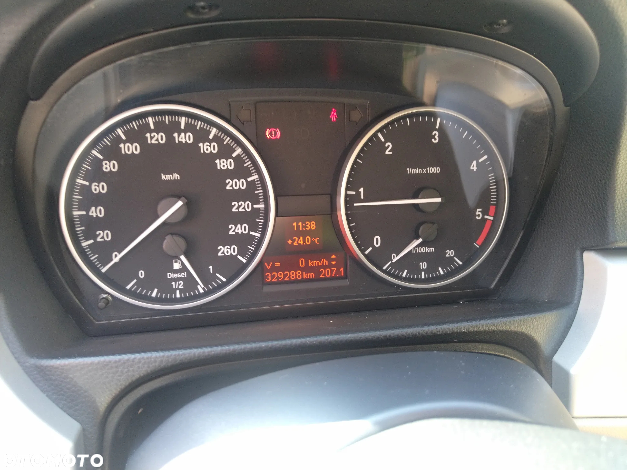 BMW Seria 3 318d DPF Touring - 17