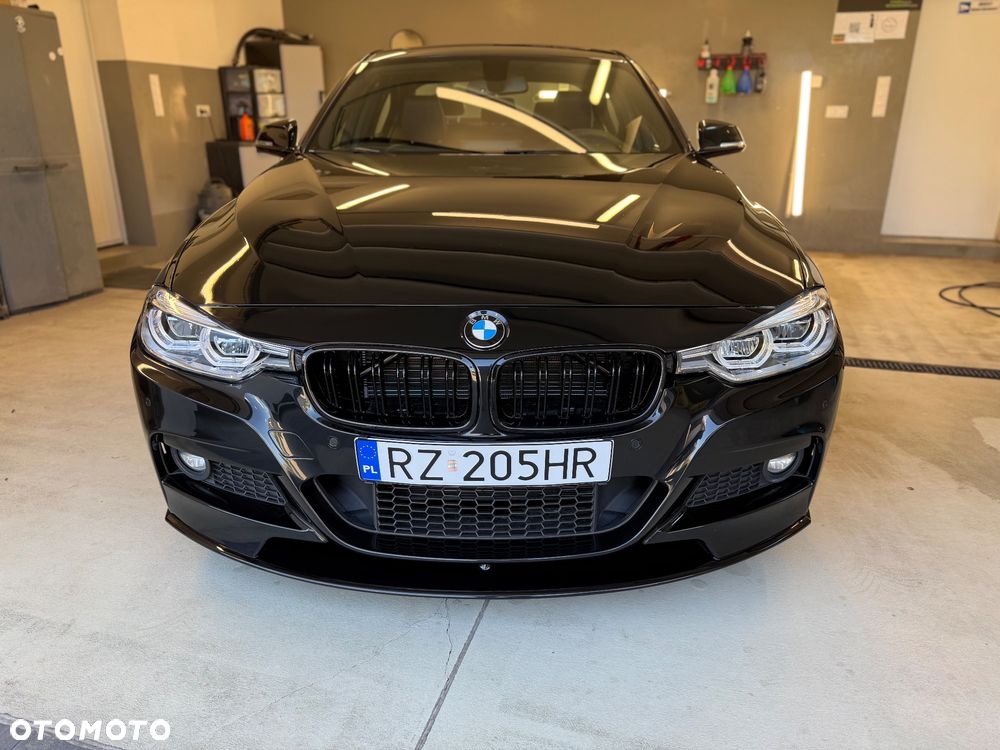 BMW Seria 3 330i xDrive Edition M Sport Shadow - 2