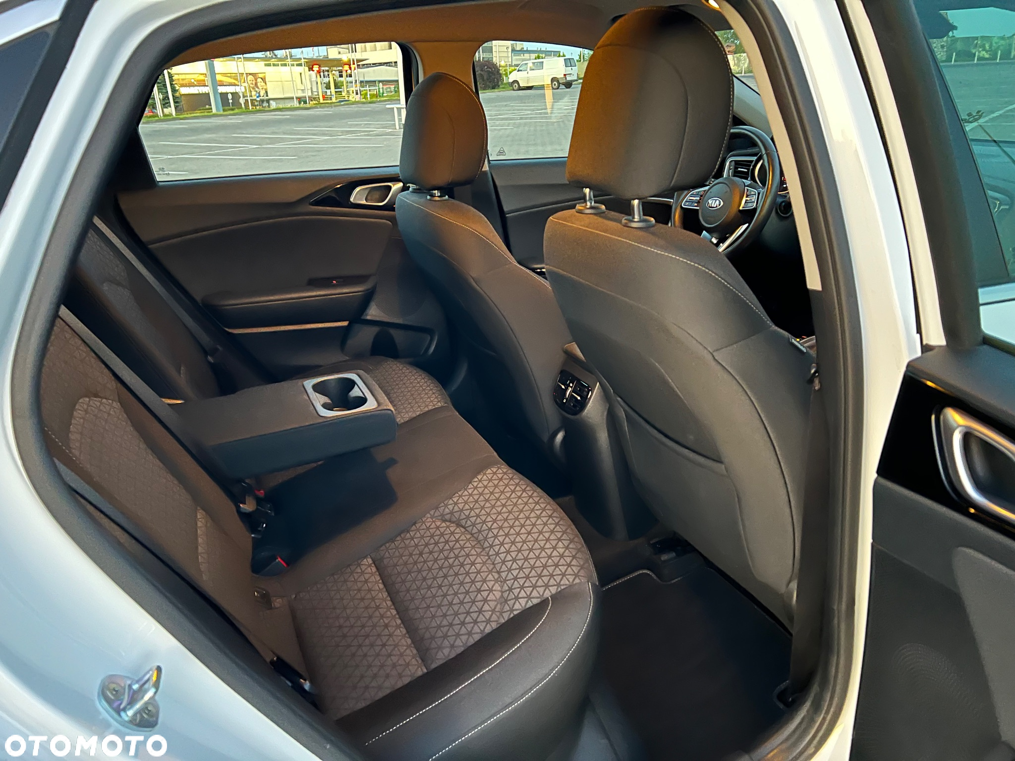 Kia Ceed 1.4 T-GDI DCT OPF Platinum Edition - 9