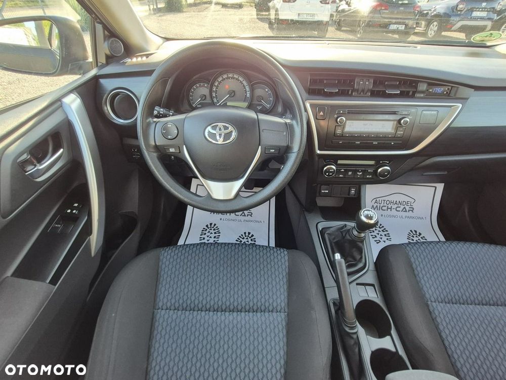Toyota Auris - 36
