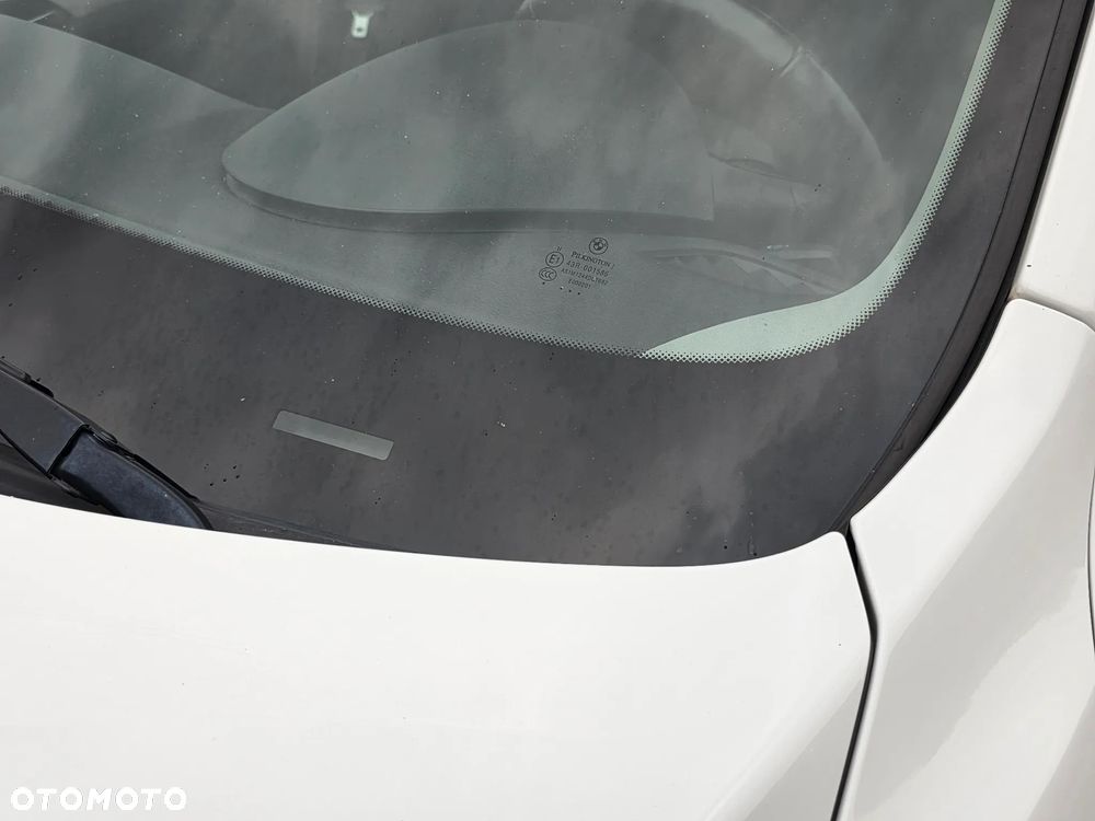 BMW X1 sDrive18d xLine - 28