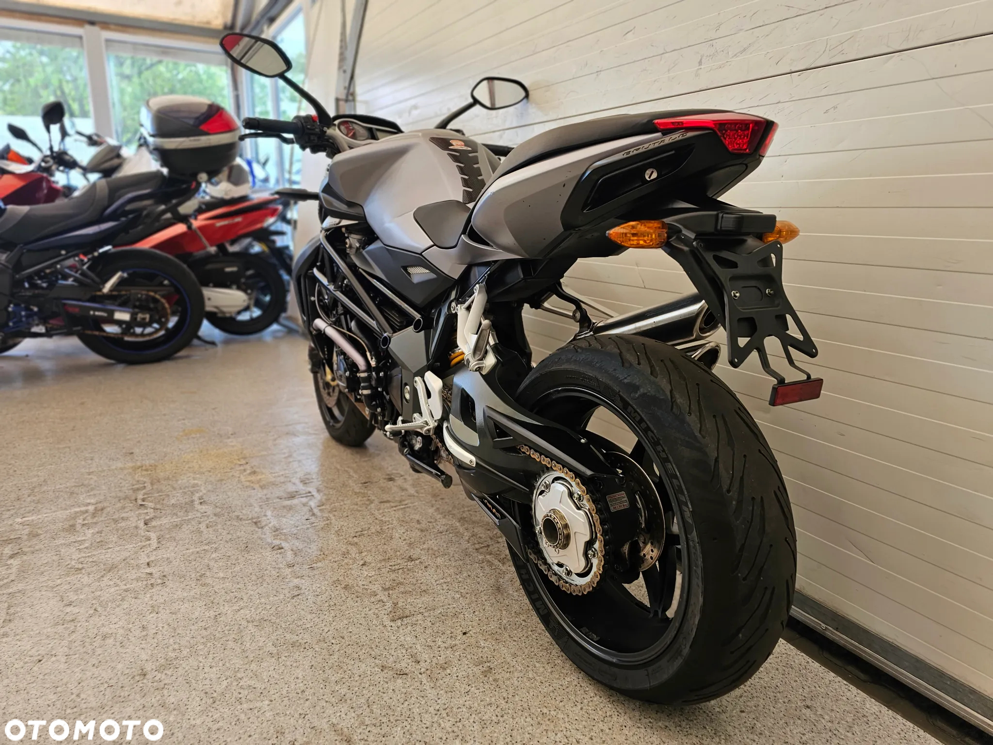 MV AGUSTA Brutale - 9