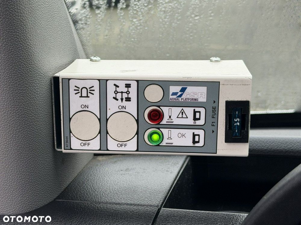 Mercedes-Benz Sprinter - 25